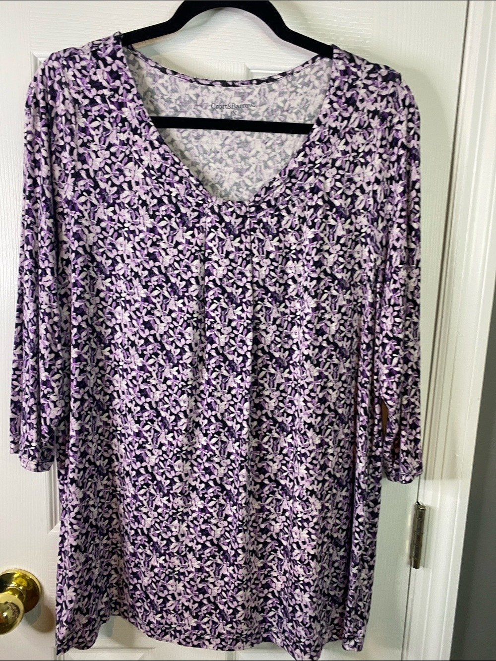 croft & barrow Lavender and Dark Purple Floral V-Neck Tunic Size 1XLarge.